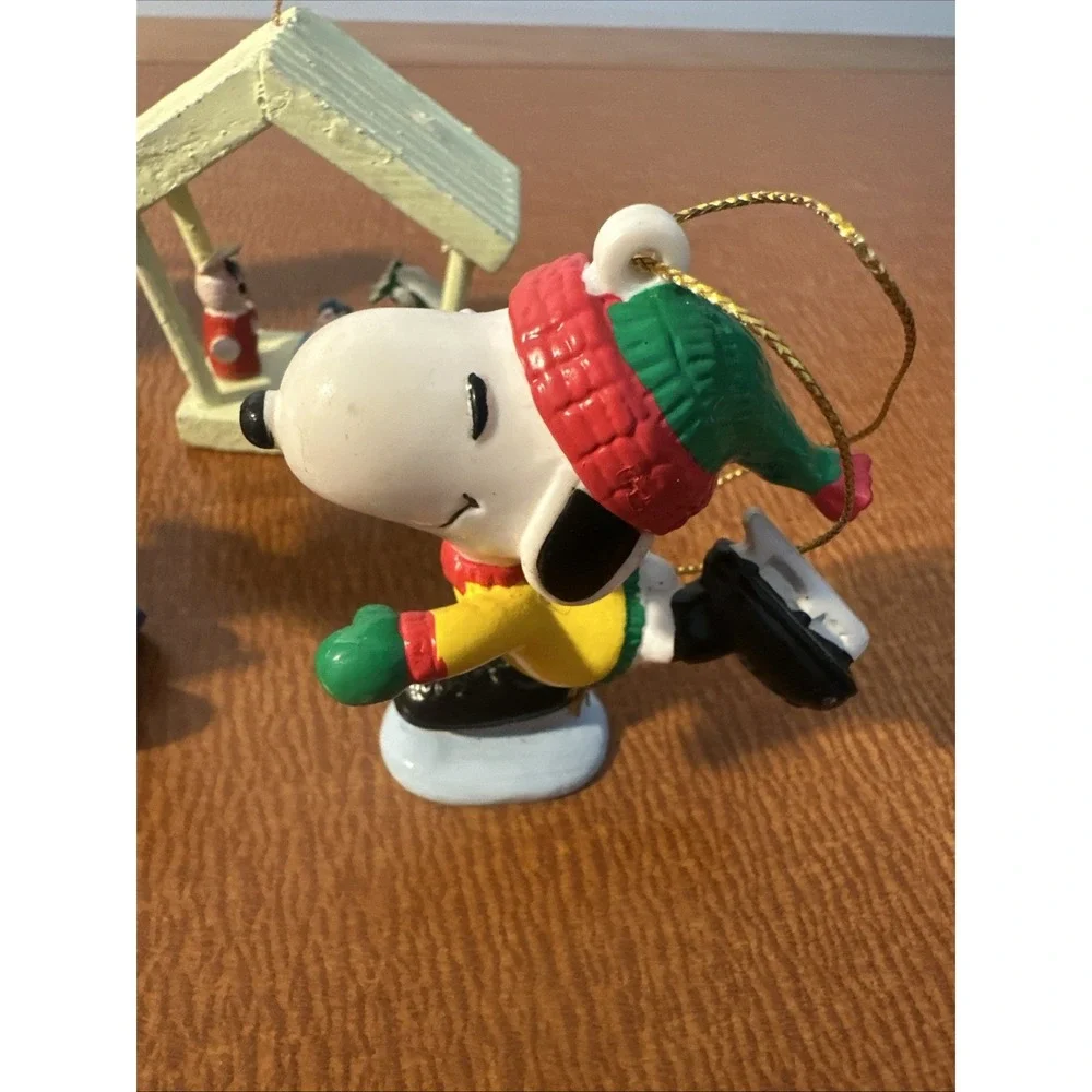 Lot Of 5 Vtg Christmas Ornaments: Snoopy, Mouse, Nativity‎
